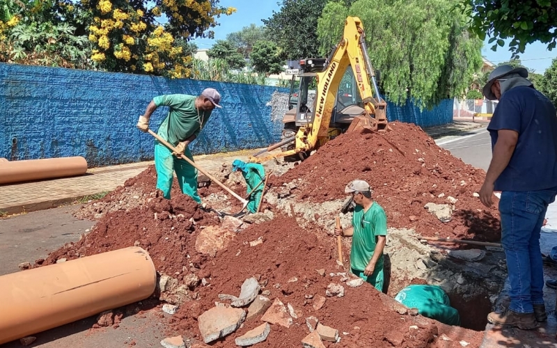 Prefeitura promove melhoria da captação de água nas galerias que atendem a Rua Cornélio Procópio