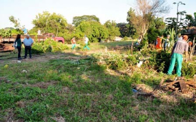 Começa a limpeza para obra da Estação Ferroviária