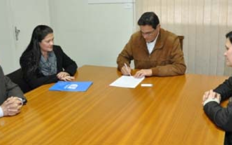 Prefeitura firma parceria com CIEE