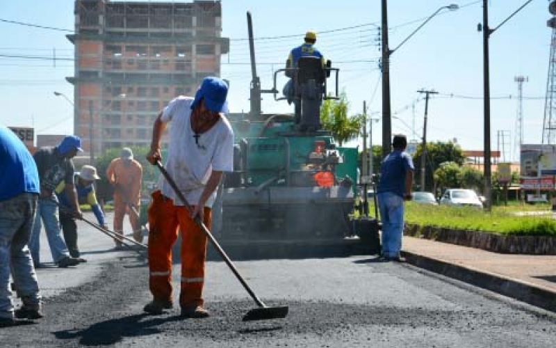 Administração Municipal investe na melhoria asfáltica de 404 mil m² em 2016