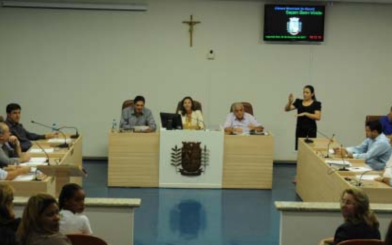 Prefeito participa da primeira sessão da Câmara