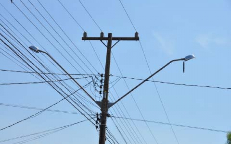 Postes, lâmpadas, luminárias e reatores são alvo de vândalos em Ibiporã