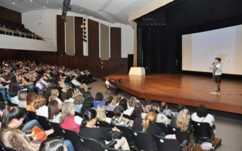 Secretaria de Educação realiza último encontro de formação