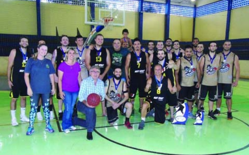 Sest/Senat LCC é campeão do Campeonato Regional de Basquete