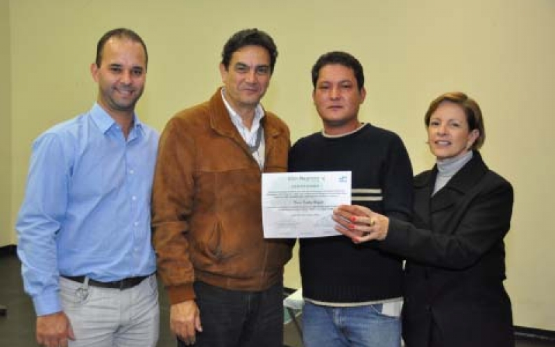 Trabalhadores mudam de vida através de curso de qualificação e empreendedorismo