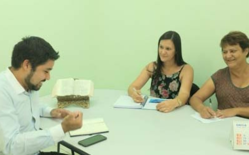 Secretaria do Trabalho firma parceria para oferecer palestras à população