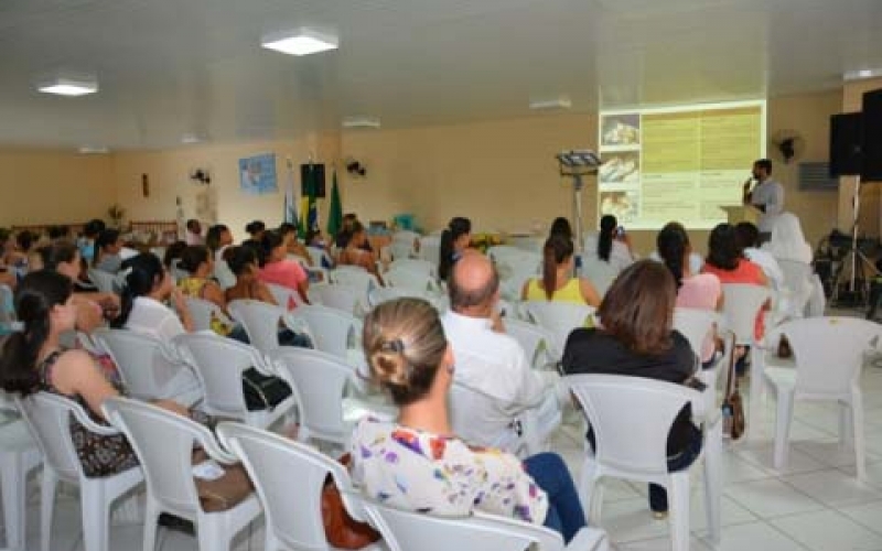 Gestantes são orientadas sobre parto normal e cuidados com zika vírus