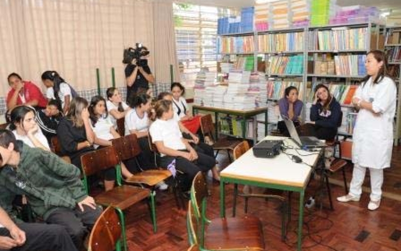 Alerta a alunos sobre o cigarro