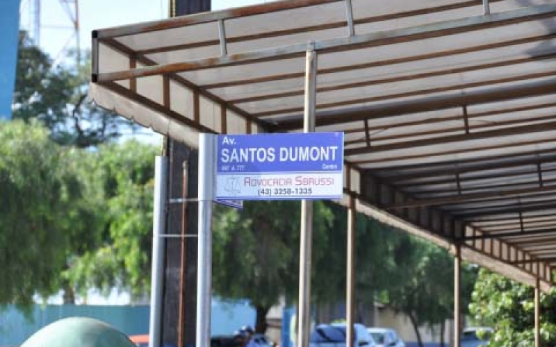 Ibiporã ganha novas placas de sinalização