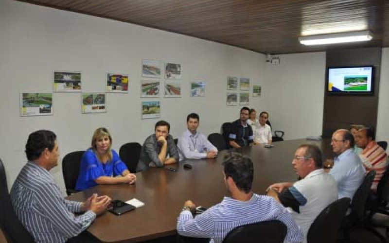 Empresários são incentivados a patrocinar estudos de adolescentes em Ibiporã