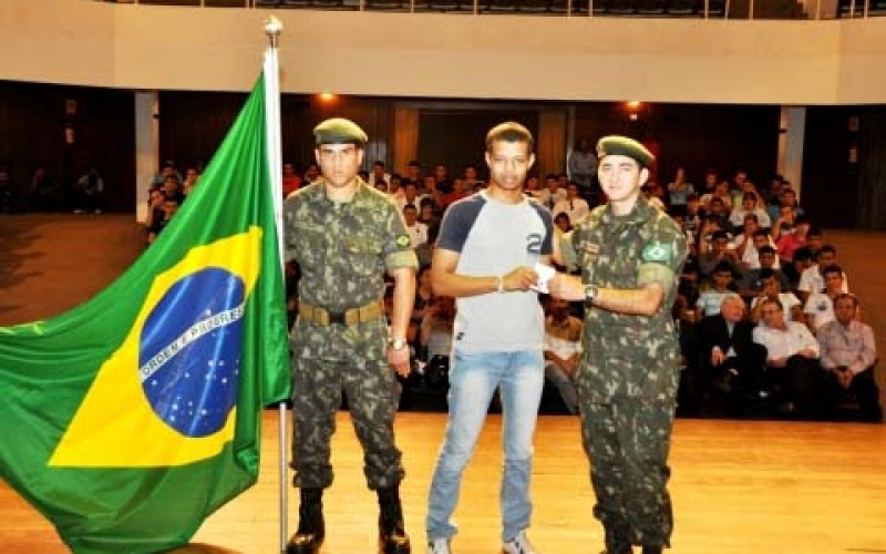 Entrega do certificado de dispensa será nesta quinta (07) no Cine Teatro Pe. José Zanelli