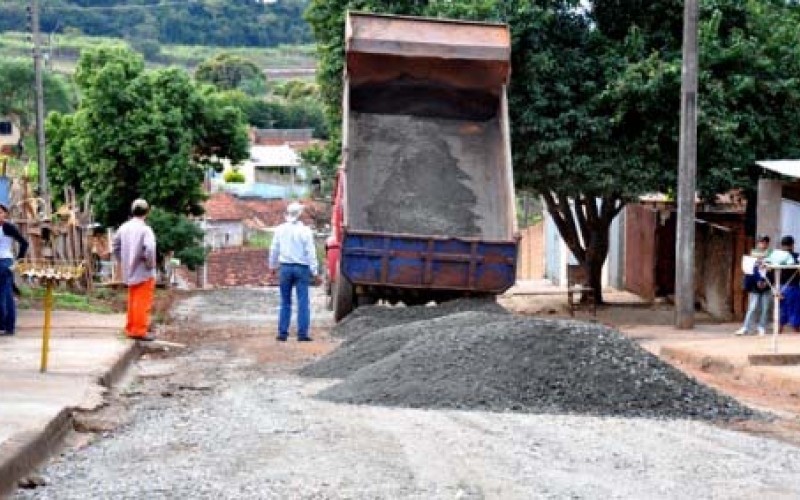 Prefeitura recupera ruas da Vila Esperança