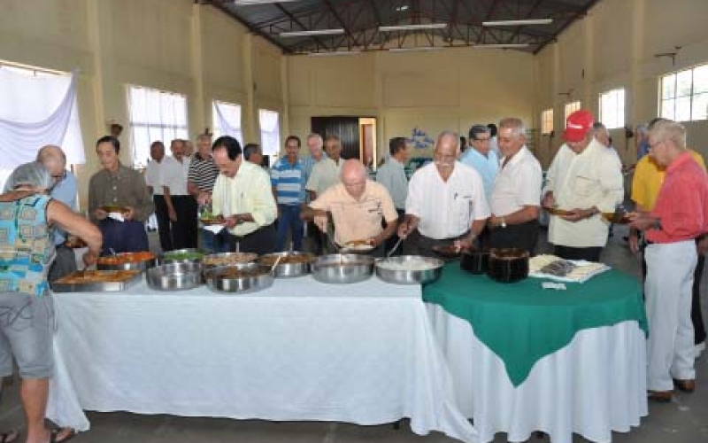 Pais do CCI são homenageados com almoço de confraternização