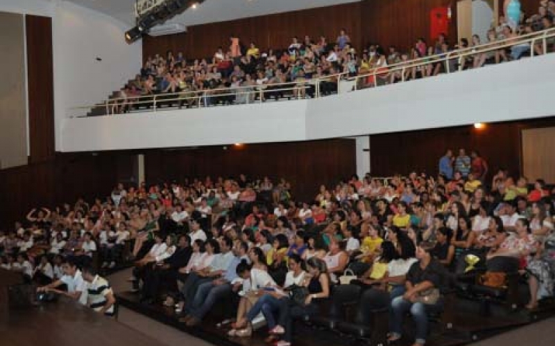 4º Macroencontro da Educação marca Dia do Professor em Ibiporã