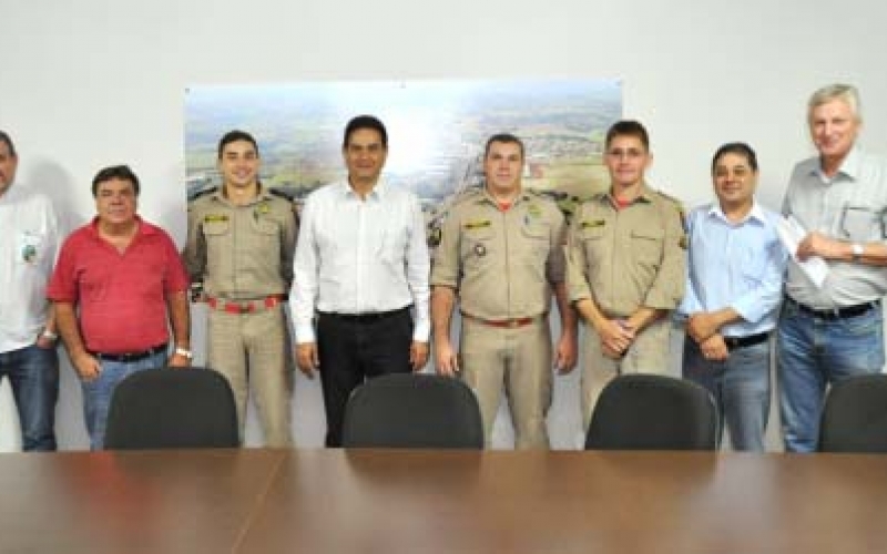 José Maria recebe novo comandante do Corpo de Bombeiros de Ibiporã