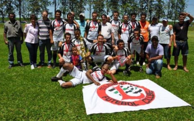 Novatelha/Policar é campeão do Suíço