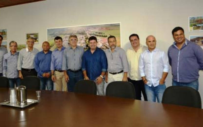 João Coloniezi recebe superintendente regional da Funasa
