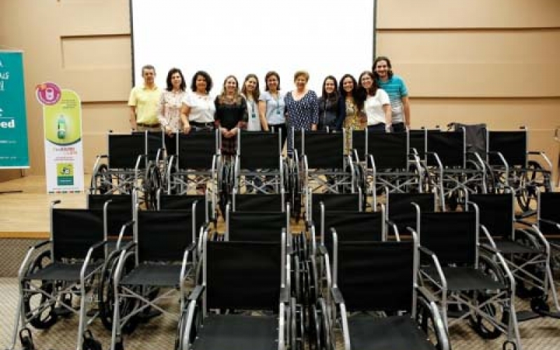 Ibiporã conquista seis cadeiras de rodas na campanha ‘Eu Ajudo na Lata’