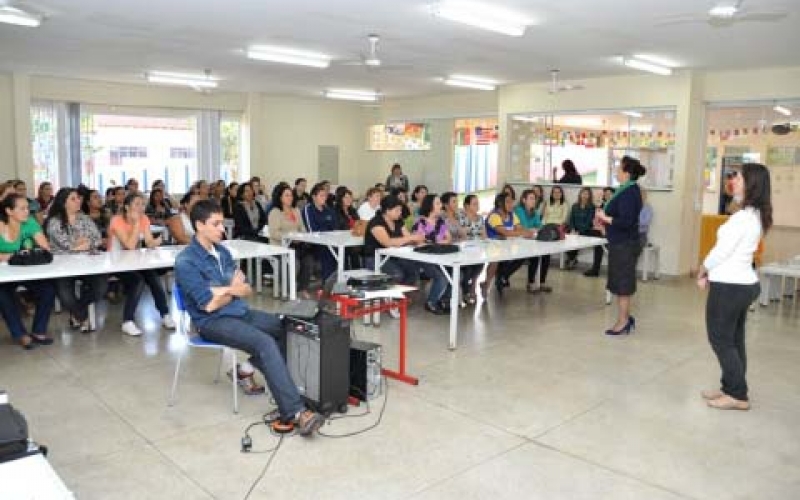 Cozinheiras da Rede Municipal de Ensino participam de capacitação