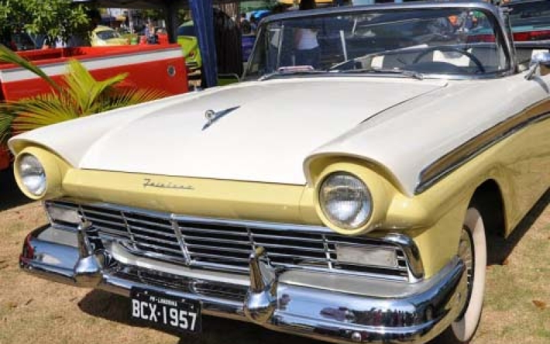 Relíquias e atrações no 1º Encontro Anual de Carros Antigos de Ibiporã  