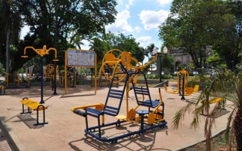 Entrega da 2ª etapa da reforma da Praça