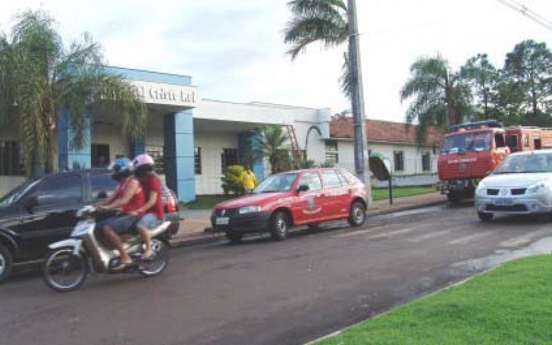 Teto do Hospital Cristo Rei cedeu e 33 leitos foram interditados 