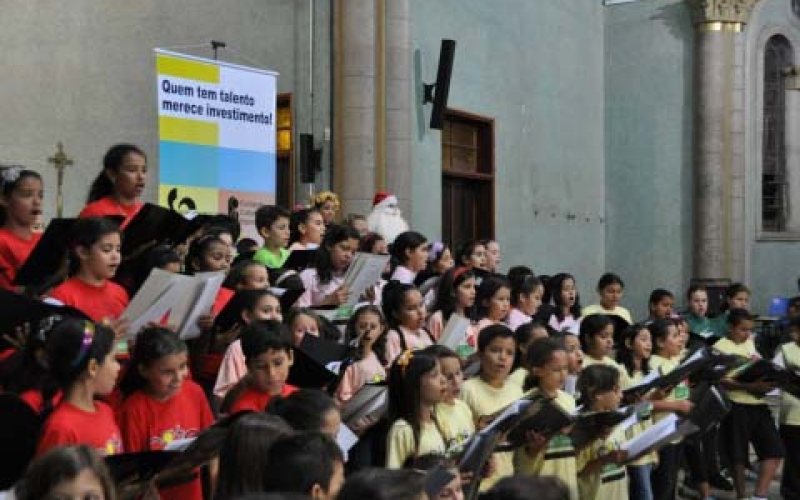 Encerramento do projeto Canto na Escola  2013