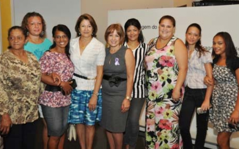 Administração homenageia mulheres em evento