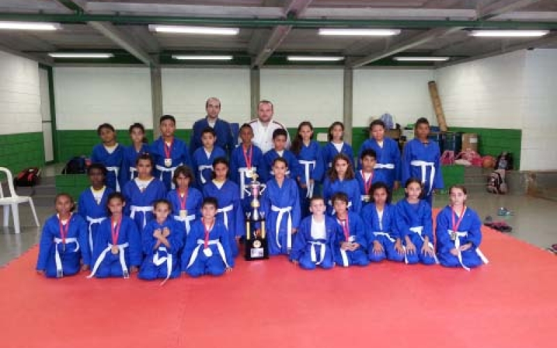Ibiporã é campeã geral do Torneio Paranaense de Judô