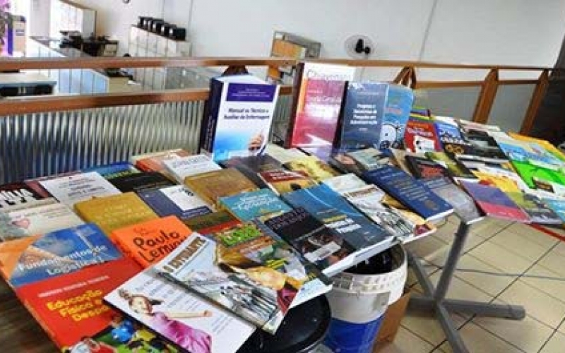 Novos livros na Biblioteca. Aproveite as férias!