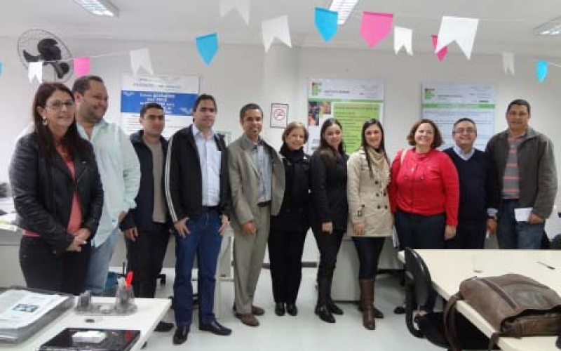 Ibiporã participa em Curitiba de reunião do Pronatec