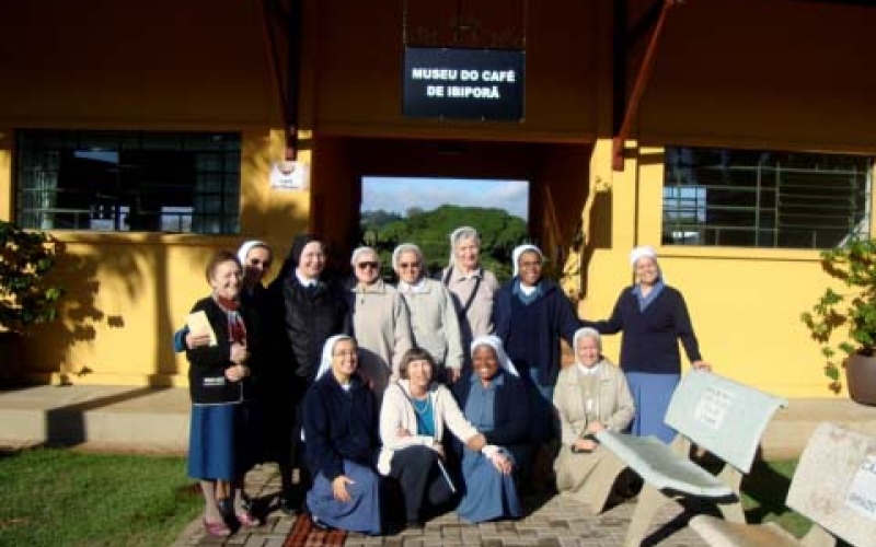 Irmãs visitam Museu do Café e Centro do Artesanato