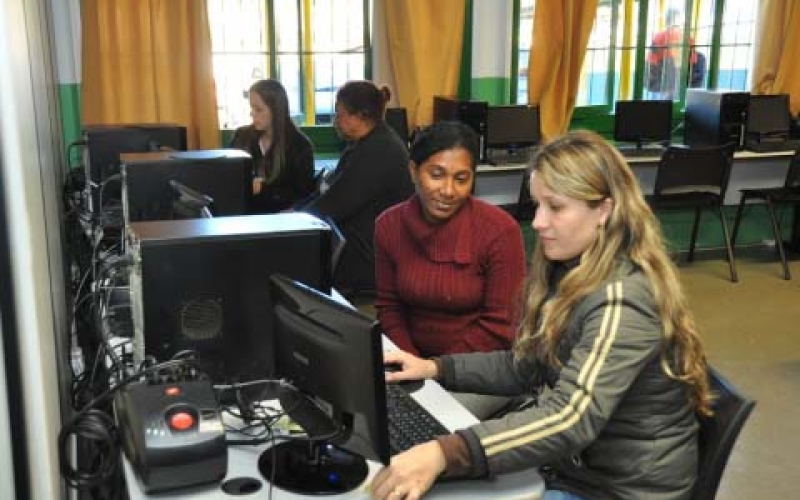 Agência Itinerante vai aos bairros para facilitar acesso ao emprego
