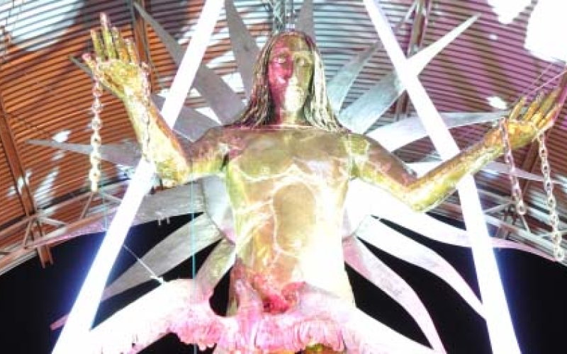 “Cristo Libertador” volta para casa
