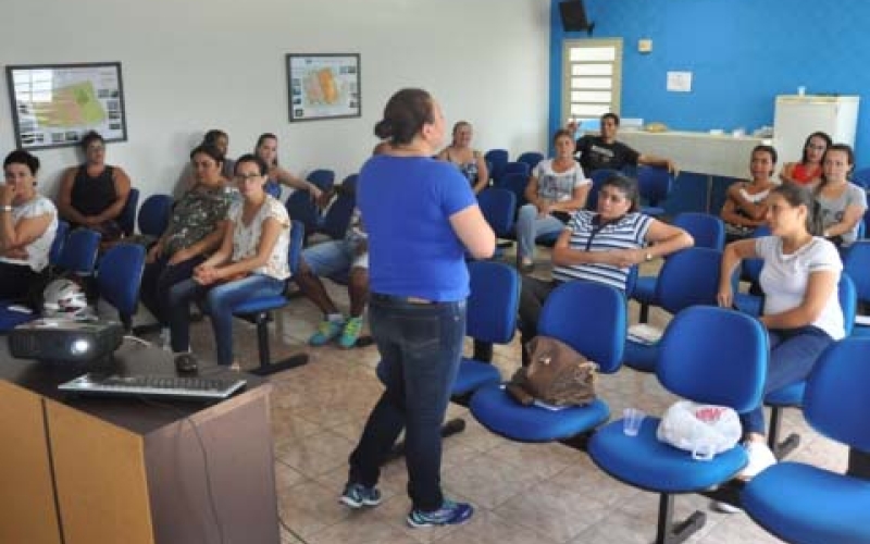 Enfermeiros da UPA participam de capacitação sobre parada cardiopulmonar