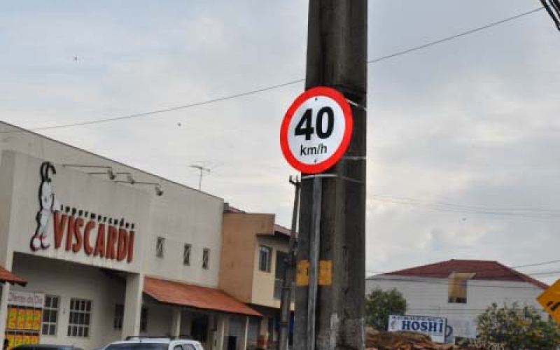 Rua Dezenove de Dezembro ganha novas placas