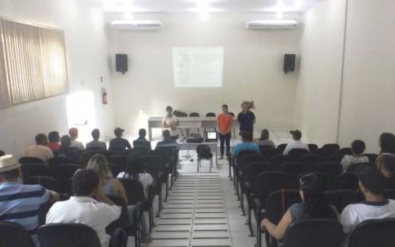 Trabalho faz parceria com Saúde para capacitar funcionários de frigorífico