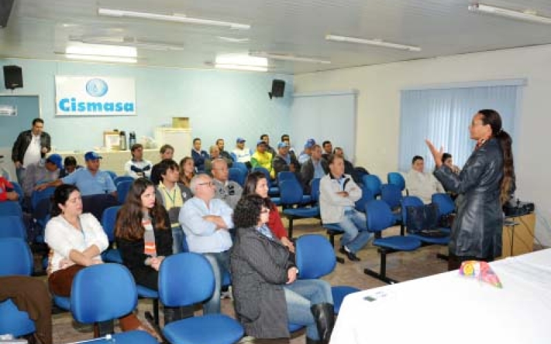 Servidores do Samae participam de palestra sobre doenças degenerativas