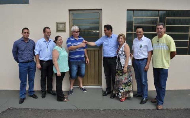 Administração entrega primeiras chaves do Barracão Industrial