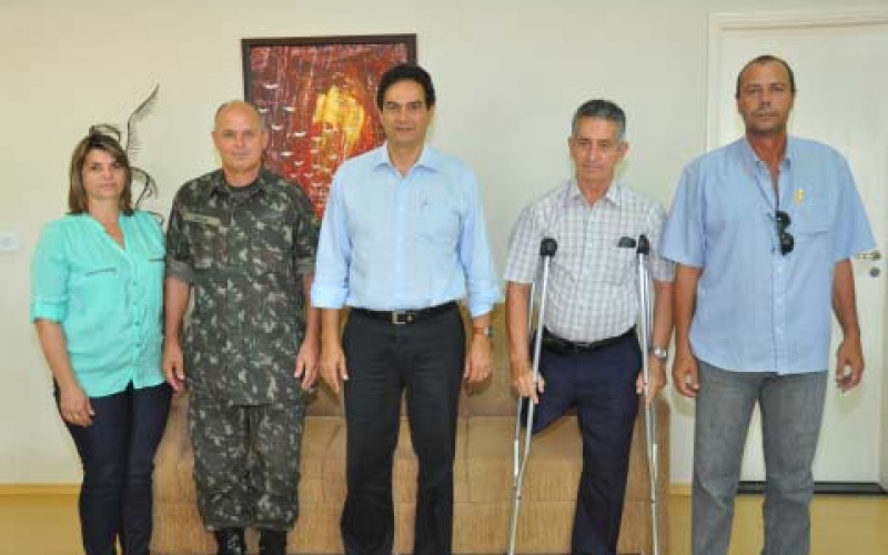 Prefeito recebe visita do novo delegado do Serviço Militar