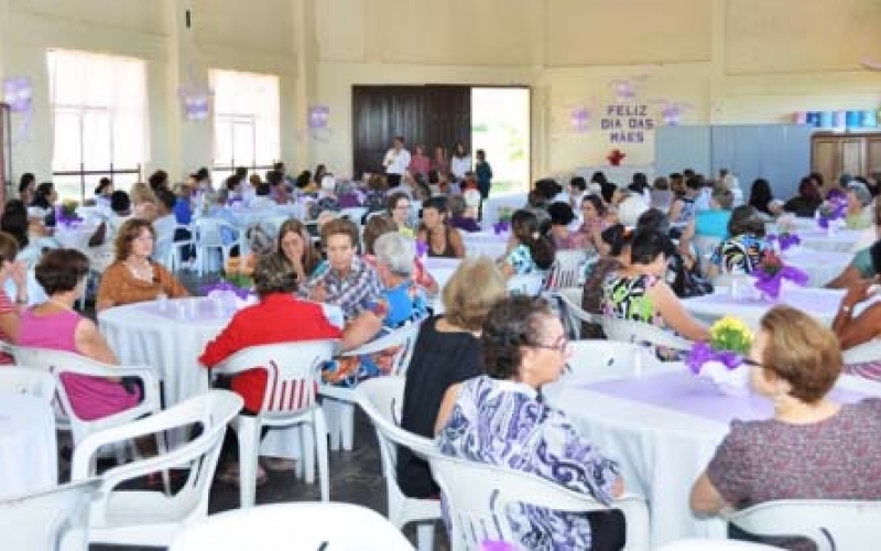 Almoço das mães do CCI