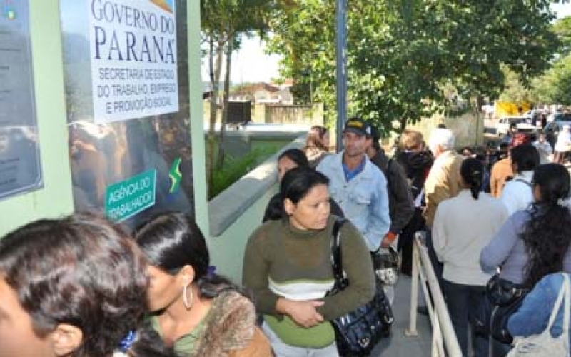 Mutirão do Emprego reuniu centenas de trabalhadores