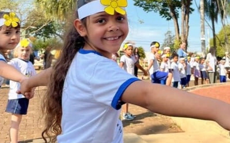 Dia da Paz: Ibiporã antecipa celebração com caminhada, apresentações e abraço coletivo