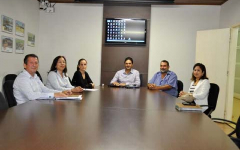 Reunião discute convênio entre CEO e Prefeitura de Assaí