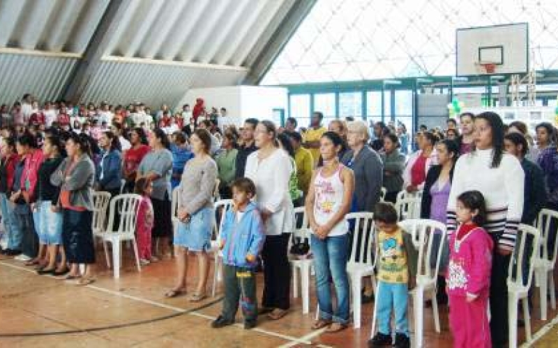Escolas cadastram alunos para a 1ª série