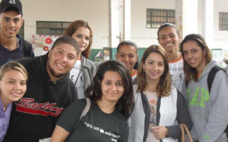 Alunos da Escola Municipal Prof. Carlos Augusto Guimarães participam de palestra sobre meio ambiente