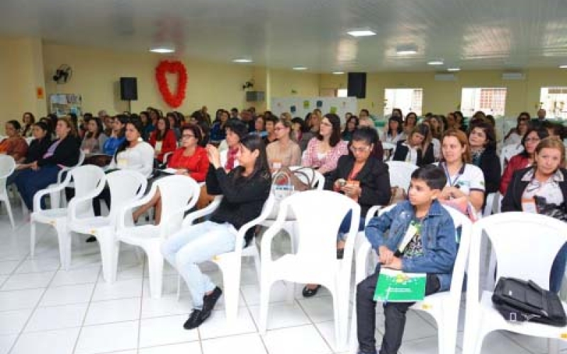 Conferência discute direitos humanos de crianças e adolescentes