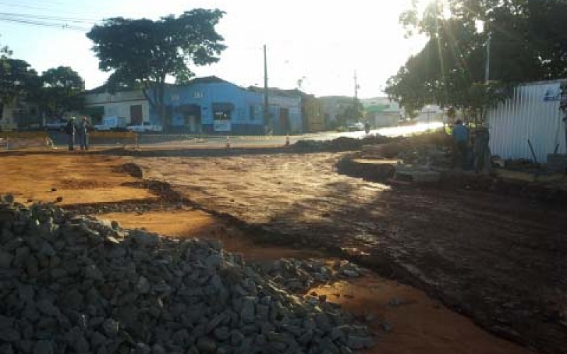 Secretaria de Obras inicia construção das novas rotatórias