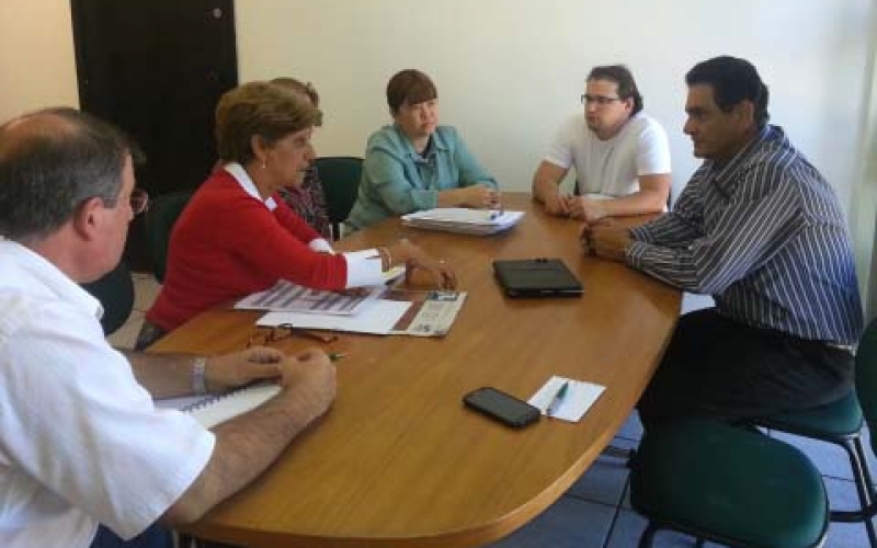 Administração Municipal discute melhorias para educação com Núcleo Regional de Educação