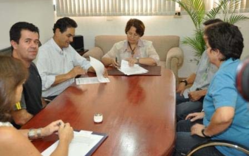 Renovado convênio com a UEL na área de educação física